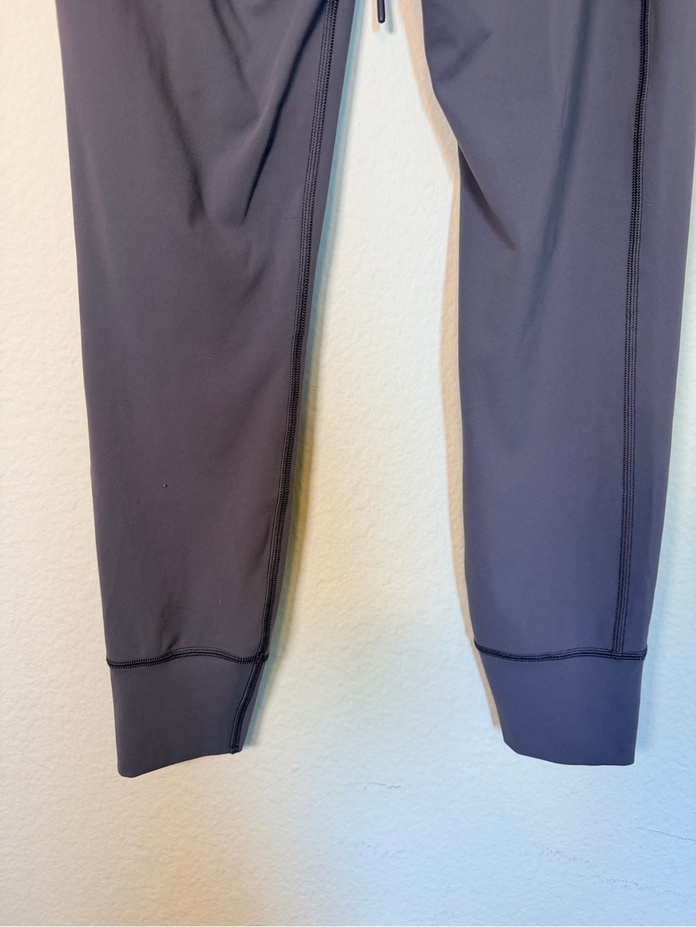Vuori Daily Pocket Leggings Small Charcoal Gray High Rise Drawstring VW490 - Picture 8 of 9